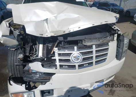 2011 Cadillac Escalade Premium z USA, uszkodzony, nr VIN 1GYS4CEF8BR396716